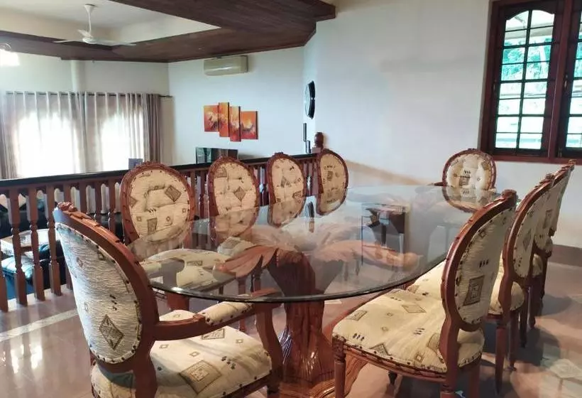 پانسیون Waldhaus Kandy