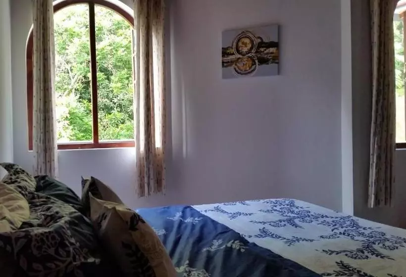 پانسیون Waldhaus Kandy