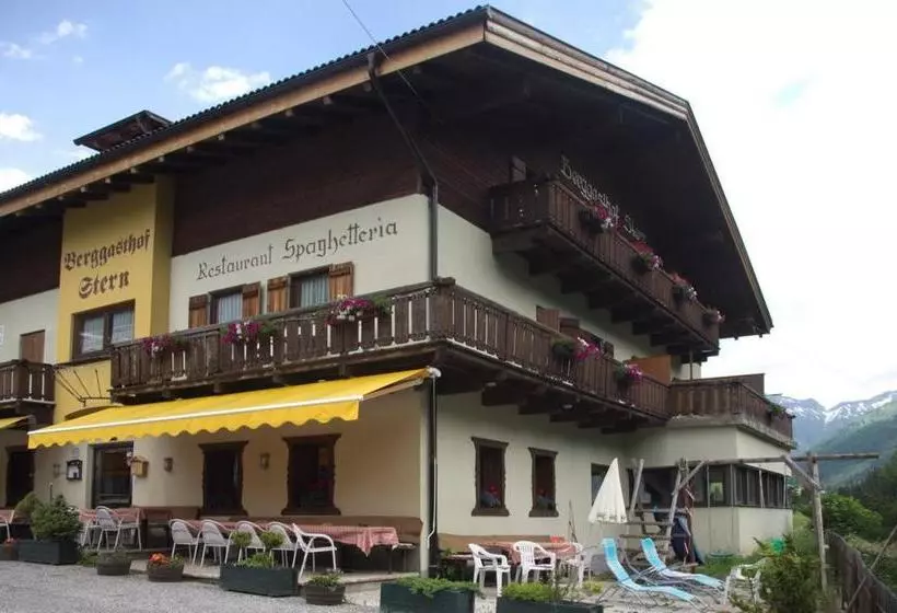 ホテル Berggasthof Stern