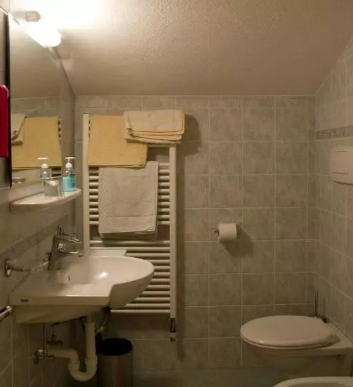 ホテル Berggasthof Stern