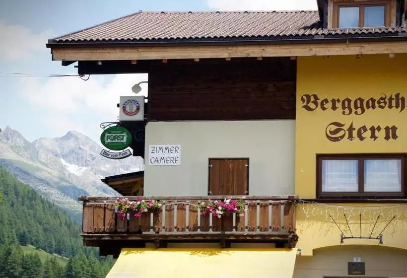 ホテル Berggasthof Stern