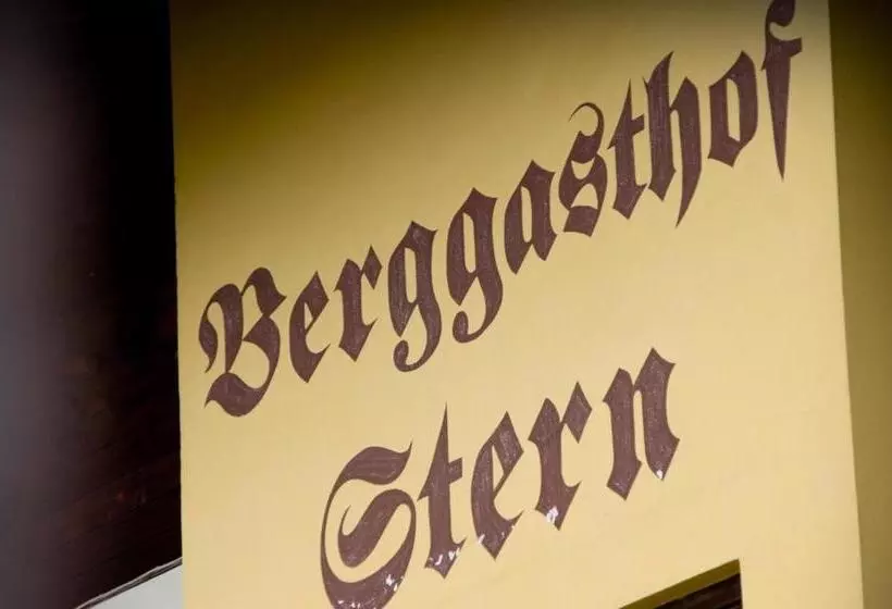 ホテル Berggasthof Stern