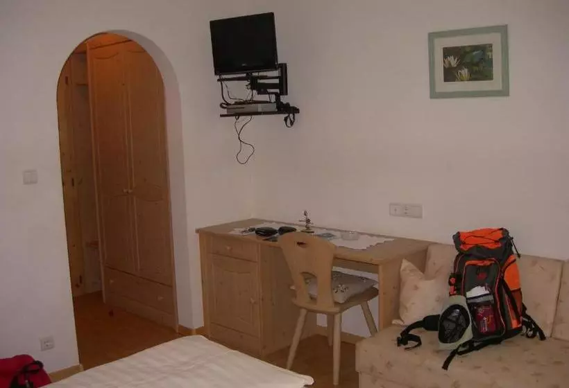 ホテル Berggasthof Stern