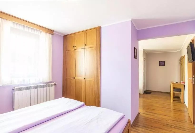 Majatalo Guest House Roden Dom