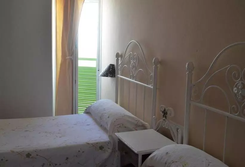 ペンション Hostal Doña Antonia