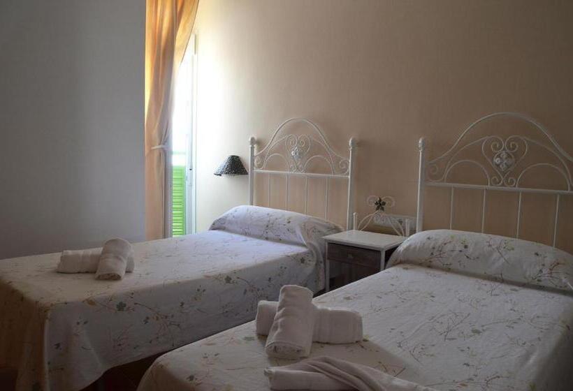پانسیون Hostal Doña Antonia