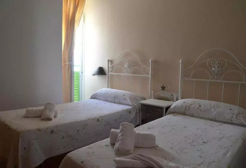ペンション Hostal Doña Antonia