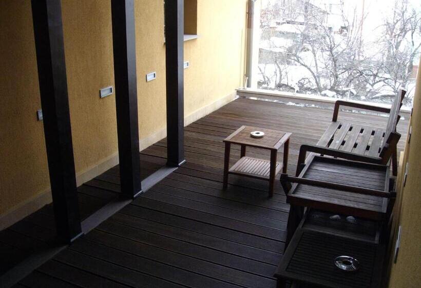 بنسيون Kokoshkovata Boutique House