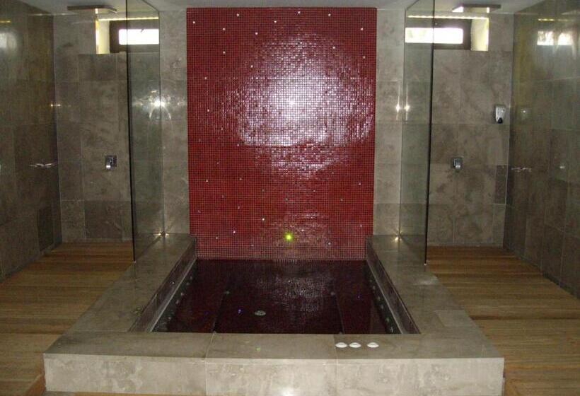 بنسيون Kokoshkovata Boutique House