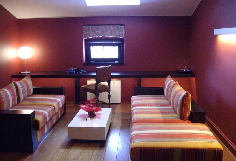 بنسيون Kokoshkovata Boutique House