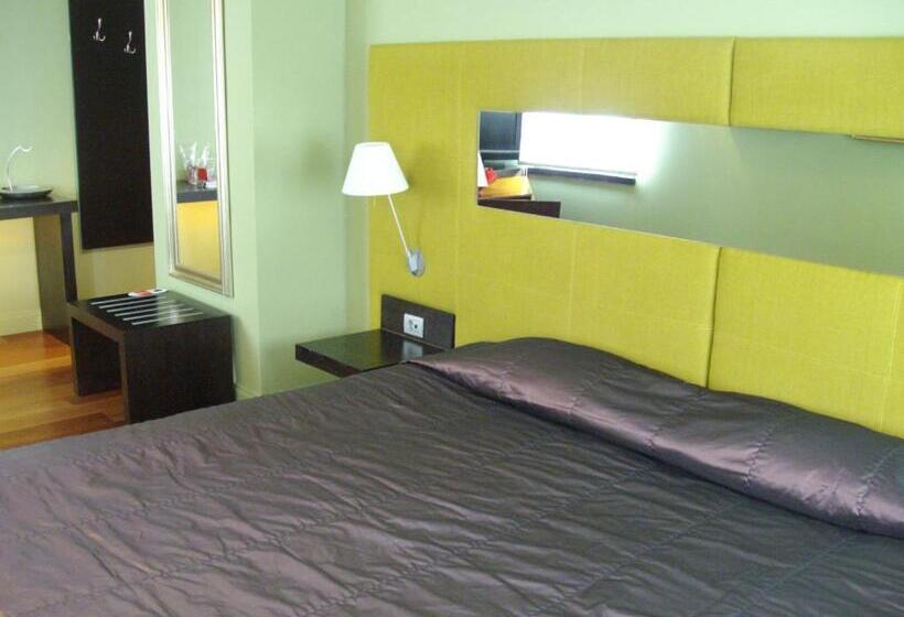 بنسيون Kokoshkovata Boutique House