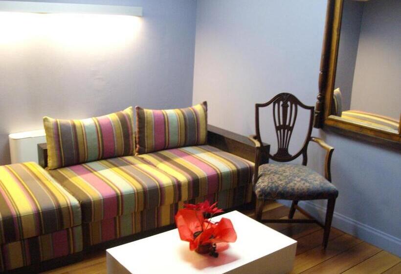 بنسيون Kokoshkovata Boutique House