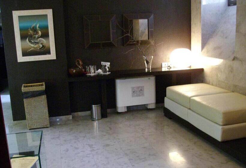 بنسيون Kokoshkovata Boutique House