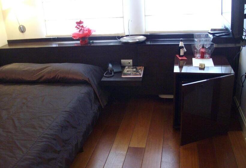 بنسيون Kokoshkovata Boutique House