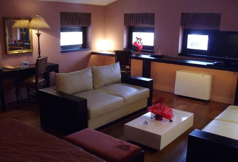 بنسيون Kokoshkovata Boutique House