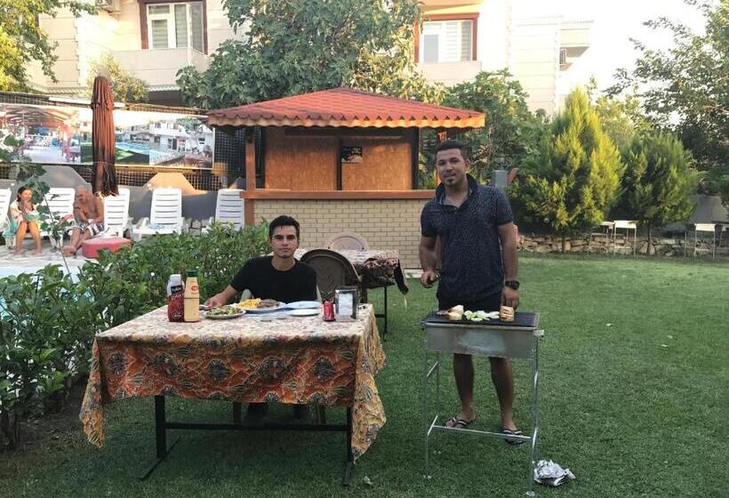 פנסיון Sunrise Aya