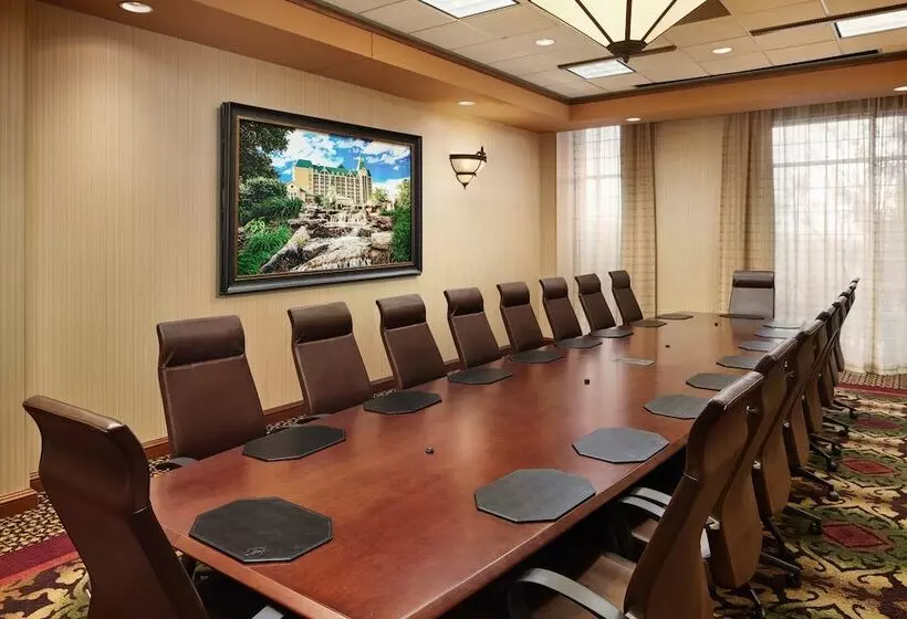 Chateau On The Lake Resort Spa And Convention Center