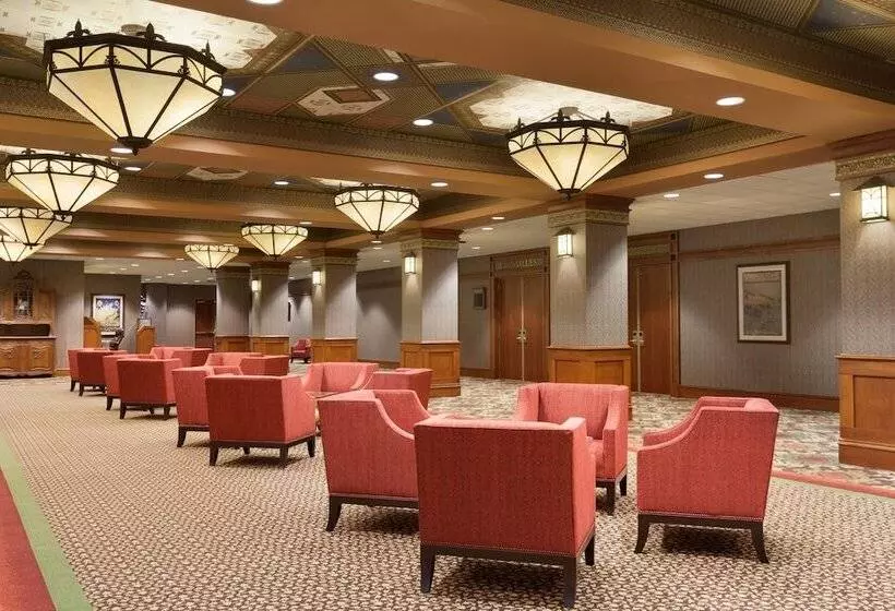 Chateau On The Lake Resort Spa And Convention Center