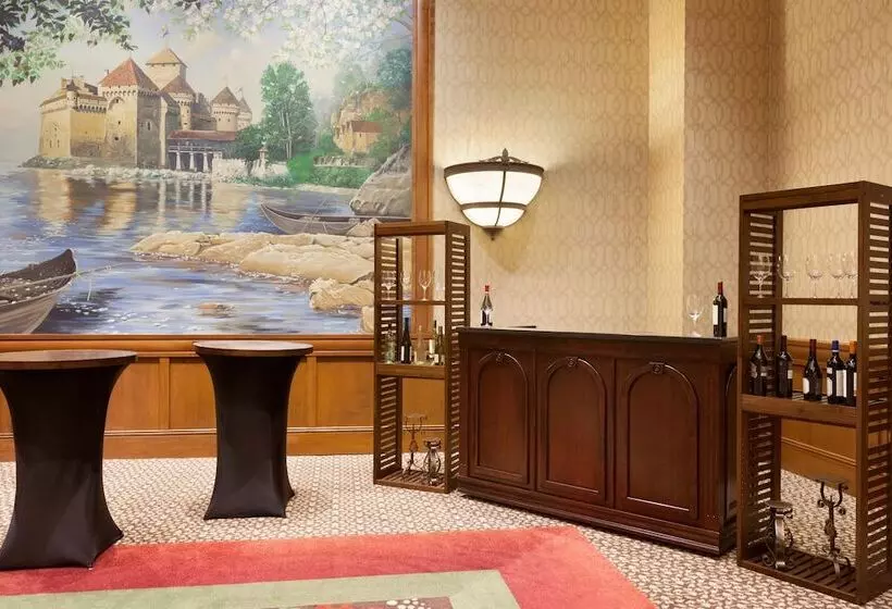 Chateau On The Lake Resort Spa And Convention Center