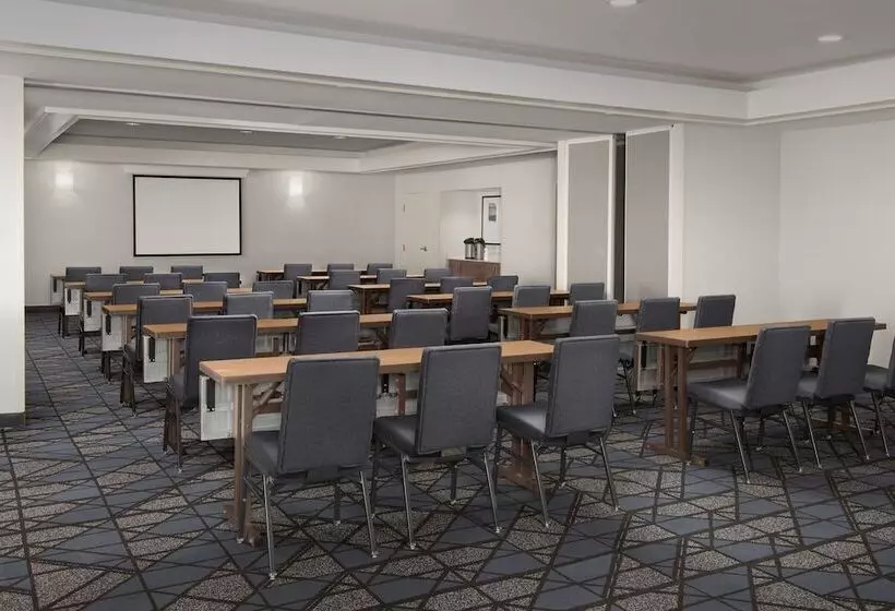 فندق Courtyard By Marriott Dothan