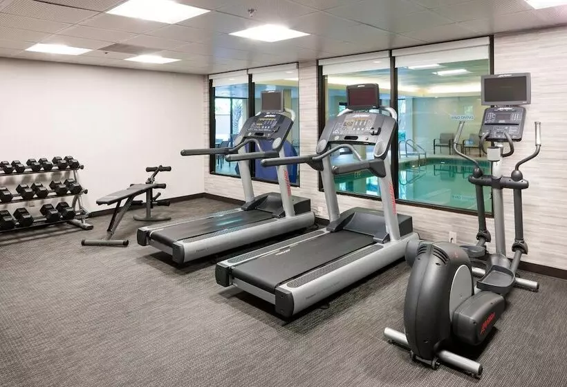 هتل Courtyard By Marriott Pensacola