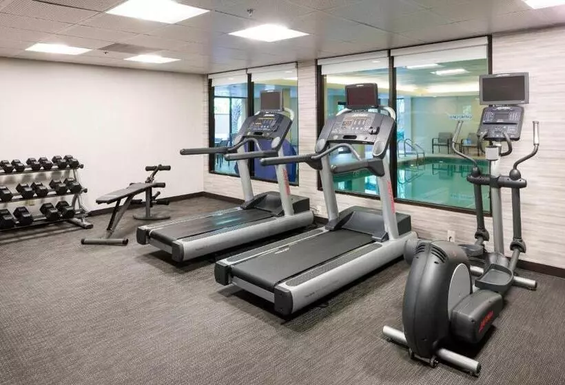 هتل Courtyard By Marriott Pensacola