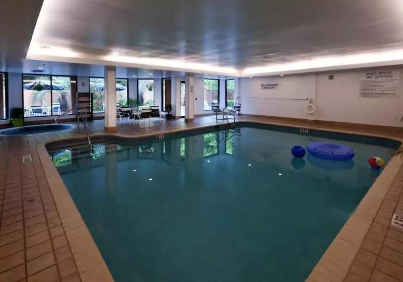 هتل Courtyard By Marriott Pensacola