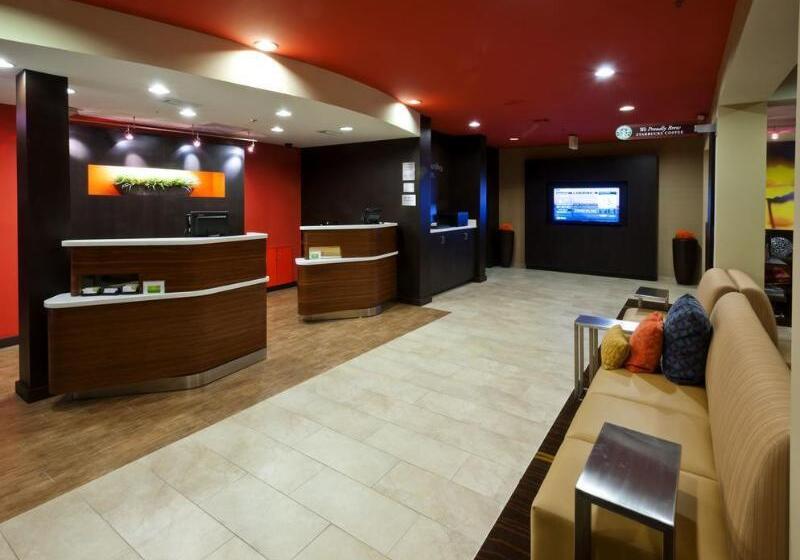 בית מלון כפרי Courtyard By Marriott Pensacola