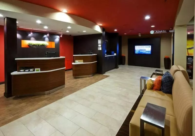 هتل Courtyard By Marriott Pensacola