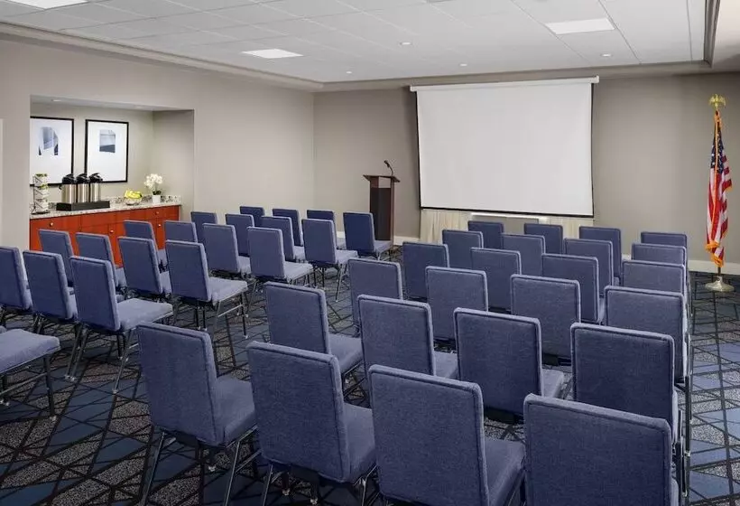 酒店 Courtyard Manchesterboston Regional Airport