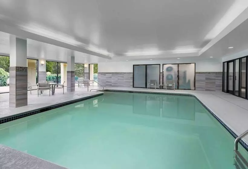 酒店 Courtyard Manchesterboston Regional Airport