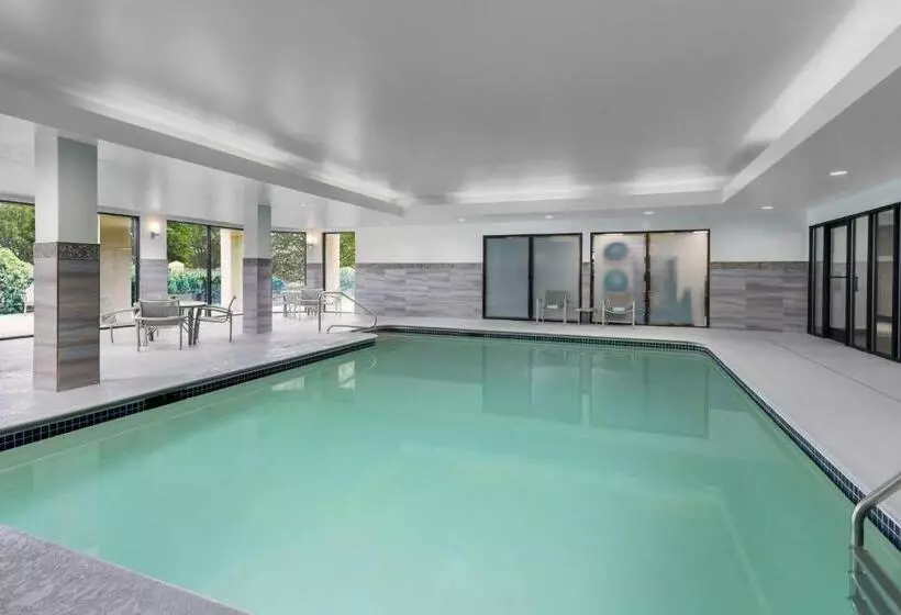 酒店 Courtyard Manchesterboston Regional Airport