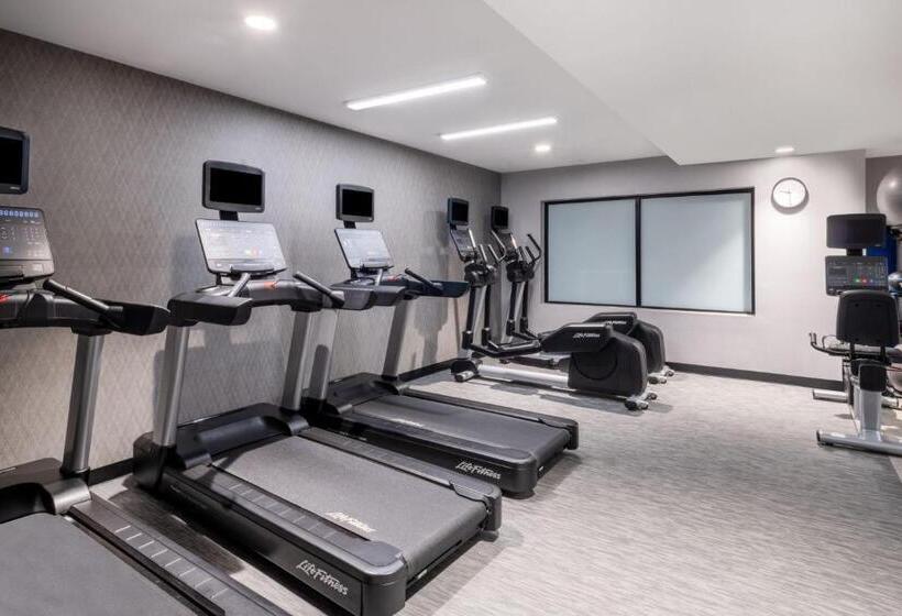 هتل Courtyard Salt Lake City Airport