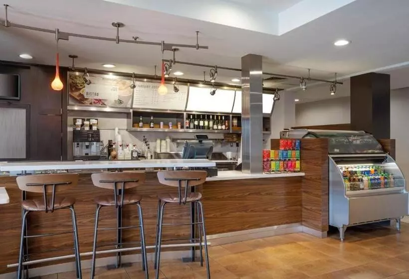 בית מלון כפרי Courtyard Salt Lake City Airport