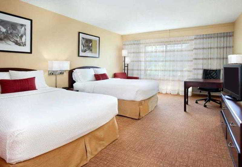 هتل Courtyard Salt Lake City Airport