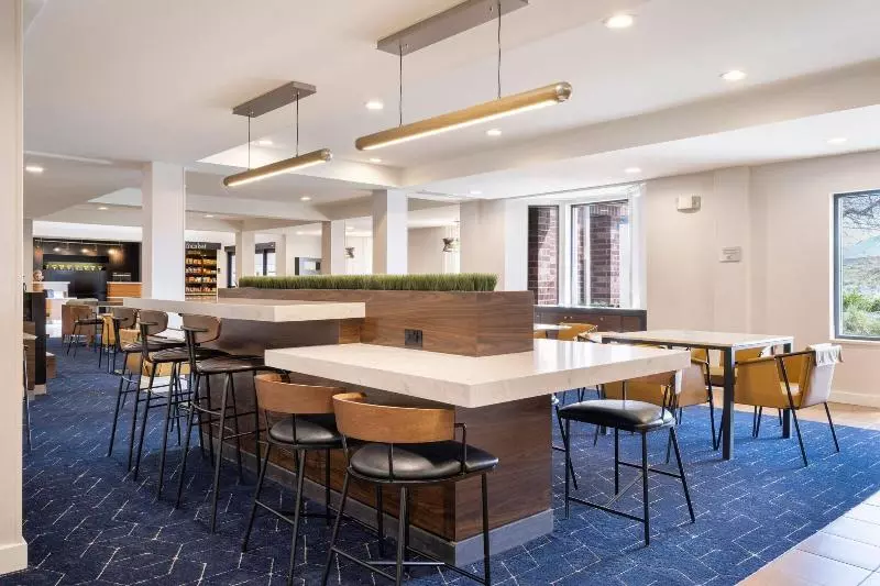 בית מלון כפרי Courtyard Salt Lake City Airport