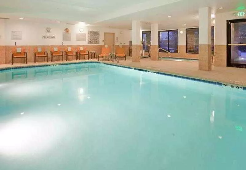 בית מלון כפרי Courtyard Salt Lake City Airport