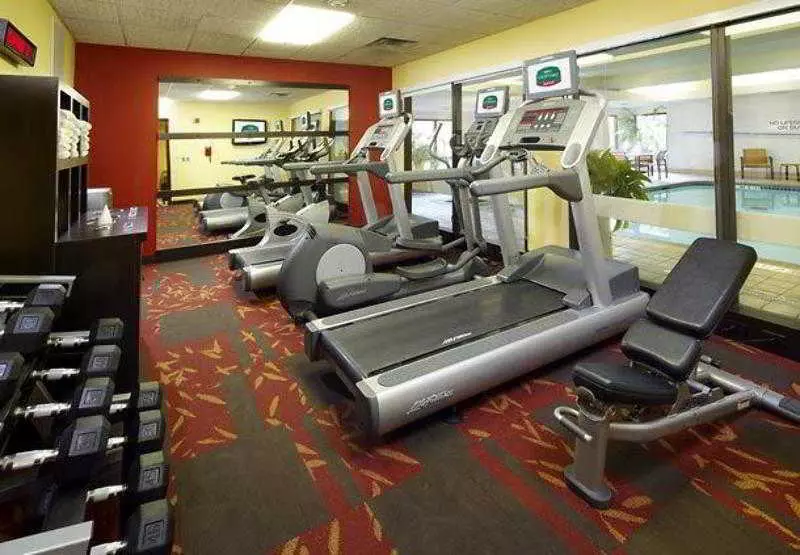 Отель Courtyard By Marriott Tulsa Central