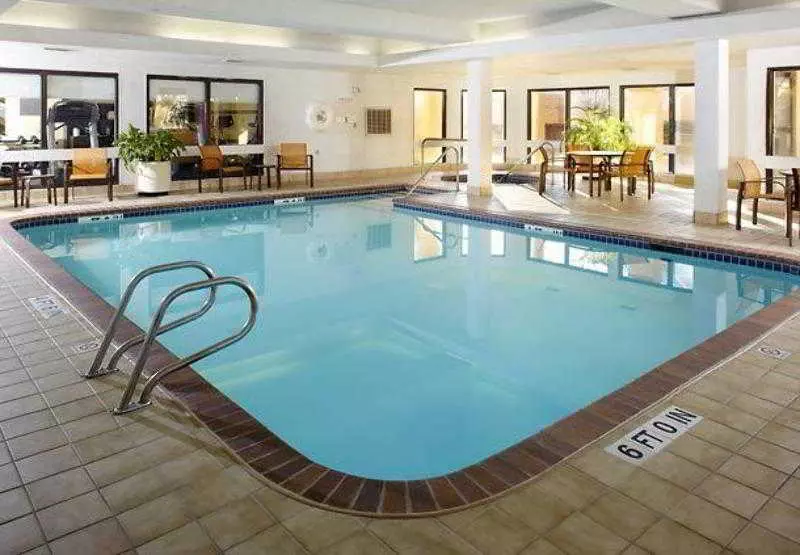 Отель Courtyard By Marriott Tulsa Central