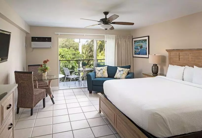 هتل Cove Inn On Naples Bay