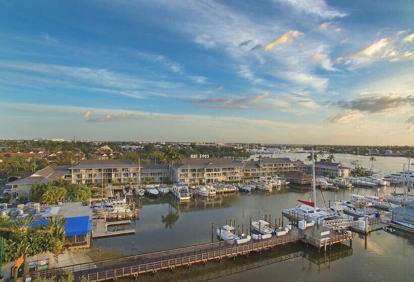 فندق Cove Inn On Naples Bay