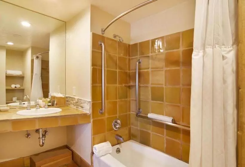 ホテル Cypress Inn On Miramar Beach