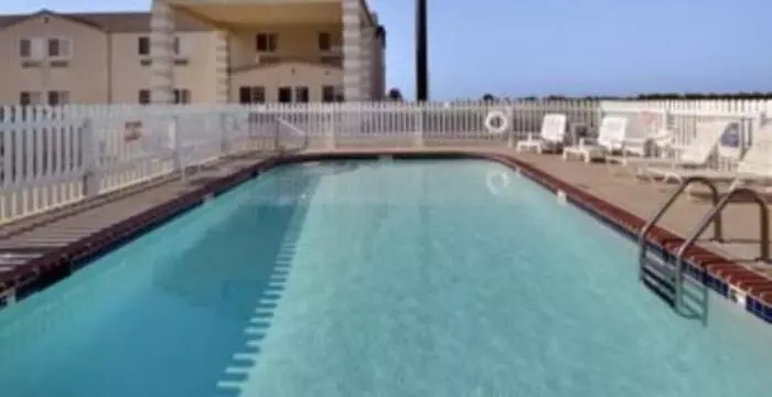 Отель Days Inn By Wyndham Butler