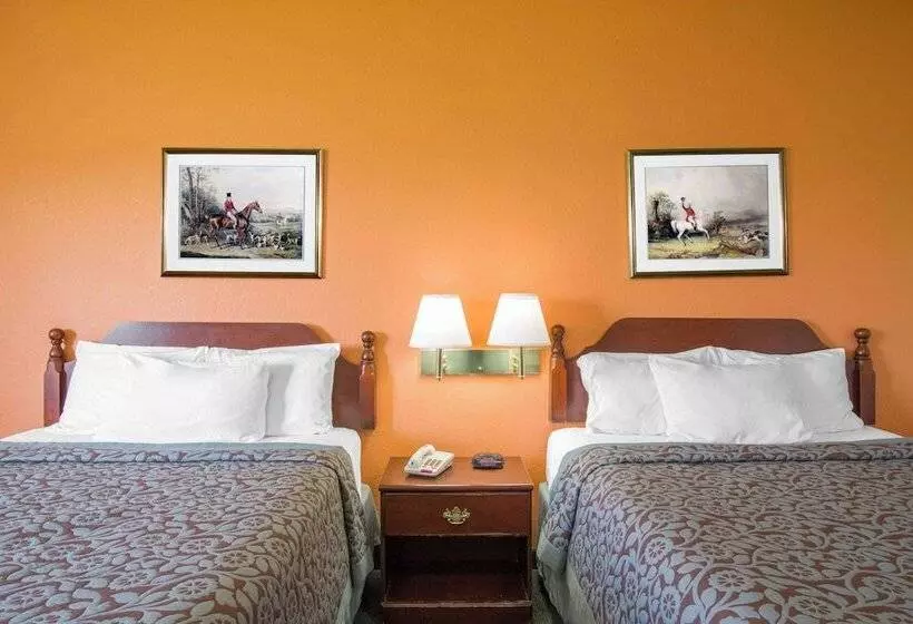 Отель Days Inn By Wyndham Butler