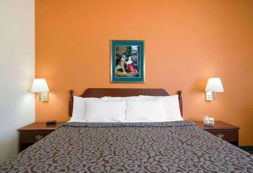 Отель Days Inn By Wyndham Butler