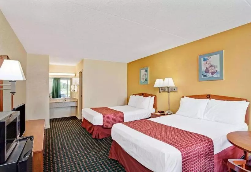 酒店 Days Inn By Wyndham Clarksville Tn