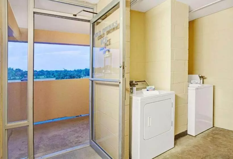 酒店 Days Inn By Wyndham Clarksville Tn