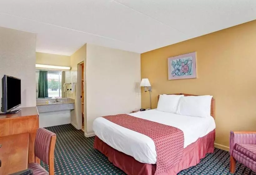 酒店 Days Inn By Wyndham Clarksville Tn