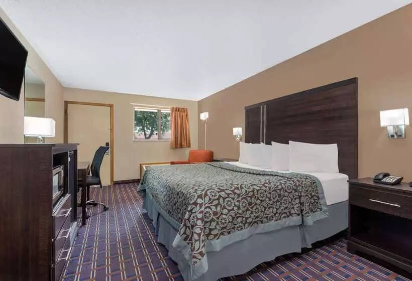Hotel Days Inn By Wyndham Maumee/toledo