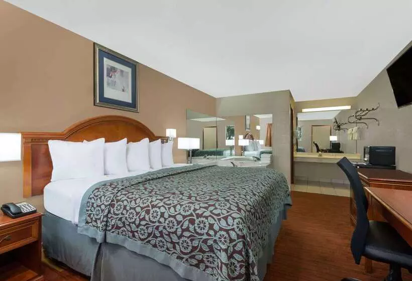 Hotel Days Inn By Wyndham Maumee/toledo